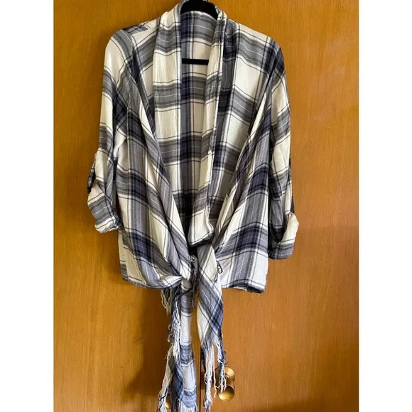 Altar’d State. Tie-Front Flannel. Size M - Picture 2 of 3